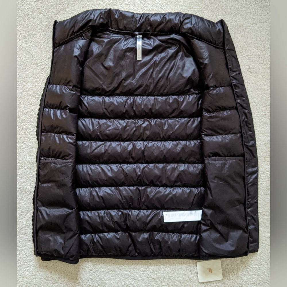 NWT Fabletics black puffer vest medium - Picture 4 of 7